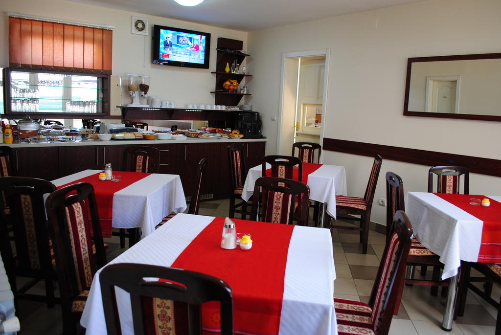 Hotel Vila Delux Negotin Restaurant foto